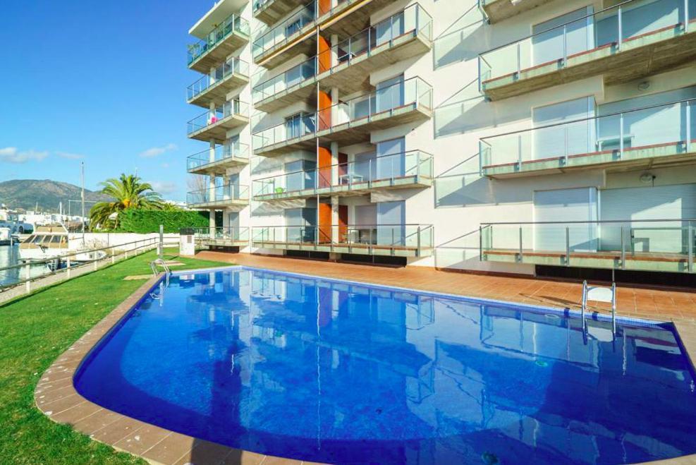 Les Marines Apartment Roses Exterior photo